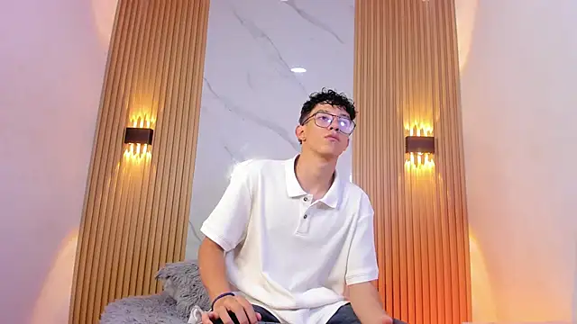 Christopher Hunter online show from 03.12.26