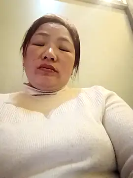 quynhbupbe11 online show from 03.18.26