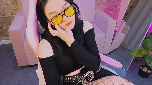 JadeCharm online show from 02.01.26