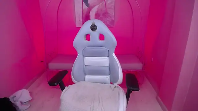 Leya lux  online show from 02.01.26