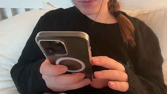 Lucyschickt online show from 04.30.26