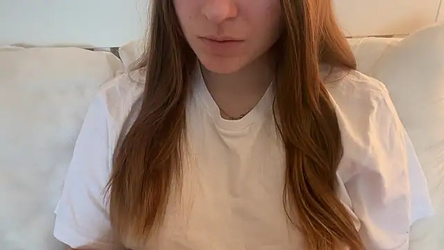 Lucyschickt online show from 05.05.26