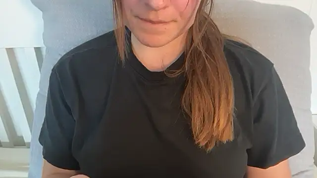Lucyschickt online show from 06.11.26