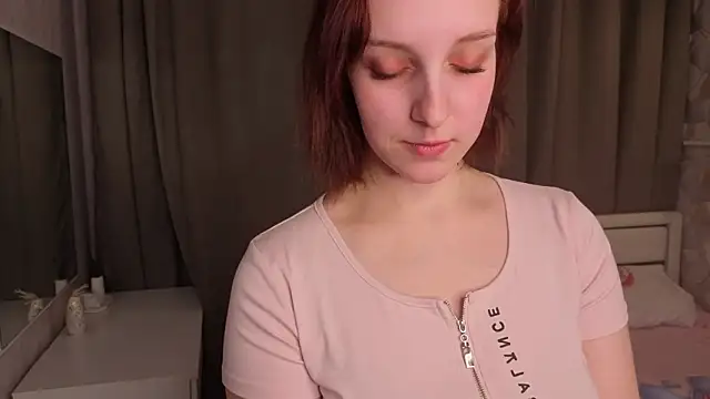 Snapshot of BetteKever chatting on 02.02.26 BetteKever online show from 02.02.26