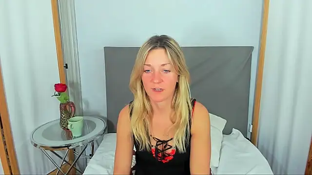 MileyXStar online show from 02.23.26