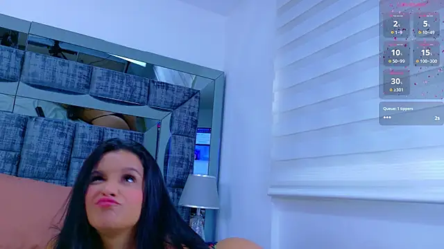 Samantha Mont online show from 04.30.26
