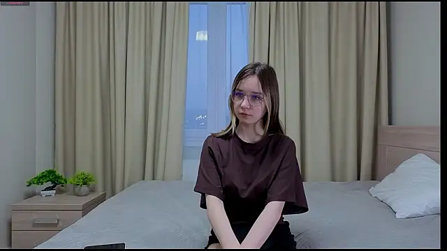 alorenna online show from 03.17.26