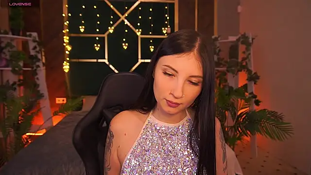 LunaaMay online show from 02.25.26