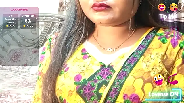 Snapshot of Nusrat_Faria chatting on 07.15.26 Nusrat Faria online show from 07.15.26