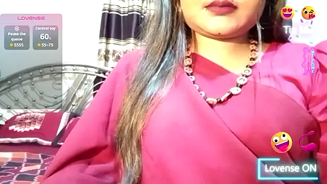 Snapshot of Nusrat_Faria chatting on 07.28.26 Nusrat Faria online show from 07.28.26
