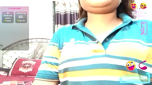Snapshot of Nusrat_Faria chatting on 07.29.26 Nusrat Faria online show from 07.29.26