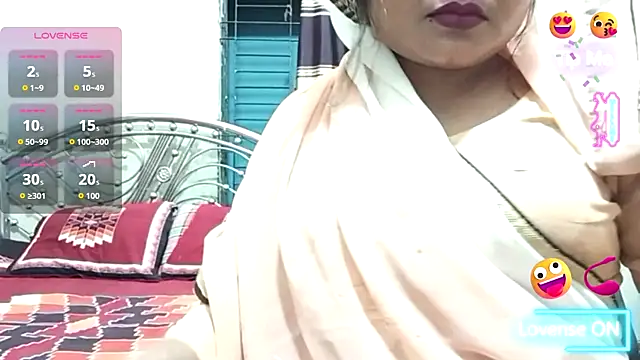 Snapshot of Nusrat_Faria chatting on 07.31.26 Nusrat Faria online show from 07.31.26