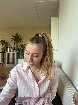 romyxxs online show from 04.23.26