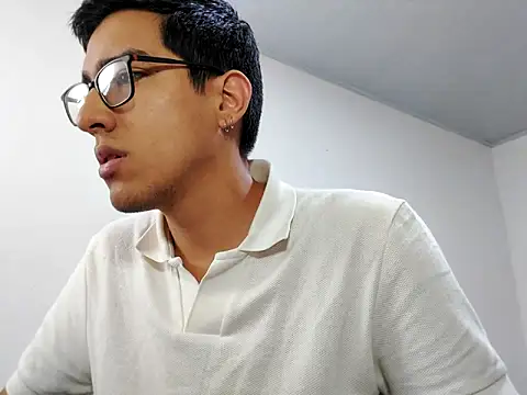 Snapshot of NickFin chatting on 03.24.26 NickFin online show from 03.24.26