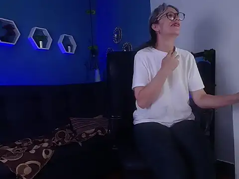 laurasofia45 online show from 03.02.26