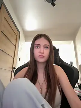 karlaluuvv online show from 04.07.26