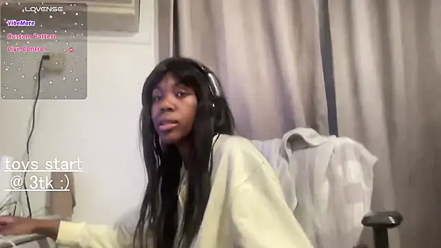 bloggirllaurel online show from 03.25.26