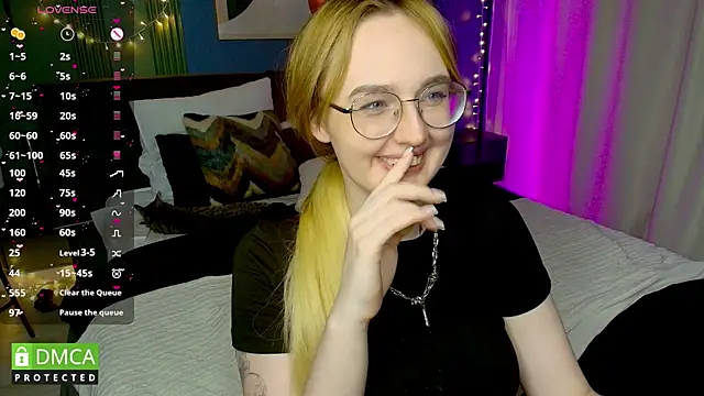 AdeLuna online show from 05.25.26