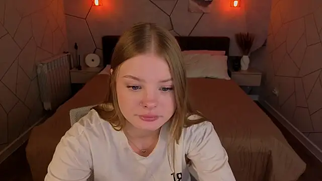 Milana Mone online show from 02.06.26