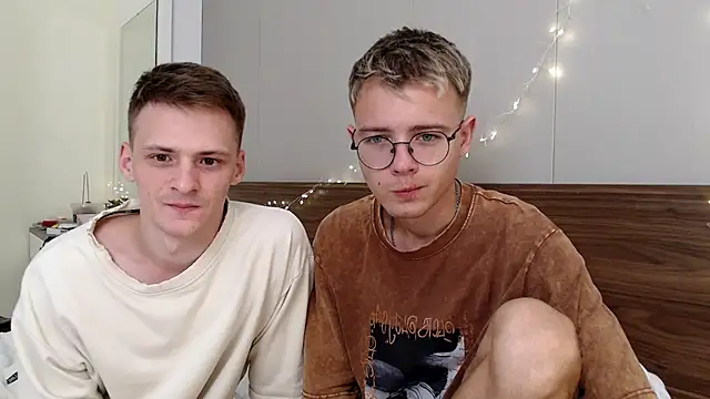 Snapshot of NikiKerryCum chatting on 03.14.26 NikiKerryCum online show from 03.14.26