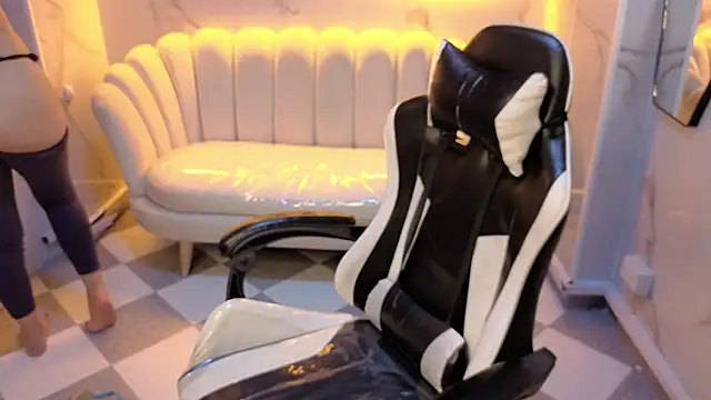 Valerie moon b online show from 02.12.26