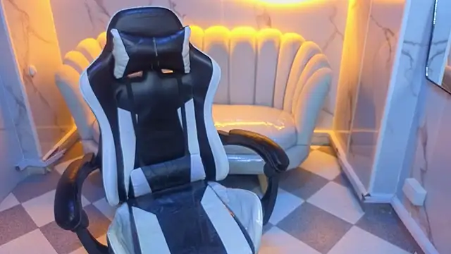 Valerie moon b online show from 03.04.26