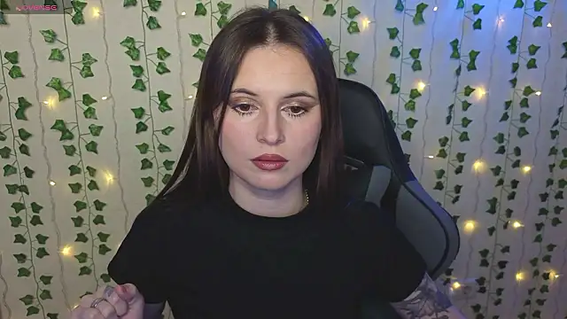 Snapshot of AliceIMonta chatting on 02.14.26 AliceIMonta online show from 02.14.26