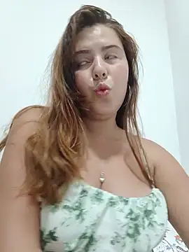 Snapshot of lyss_muller chatting on 07.17.26 lyss muller online show from 07.17.26