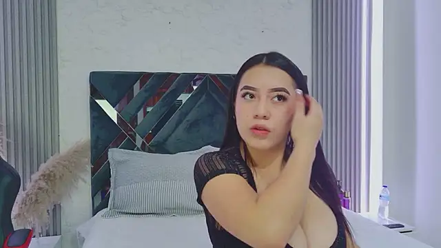 AmyTorres  online show from 04.22.26