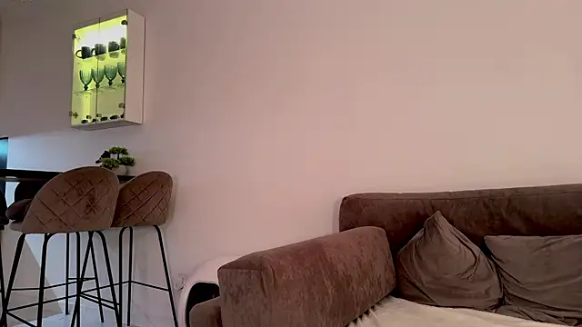 Snapshot of AuraXO chatting on 07.22.26 AuraXO online show from 07.22.26