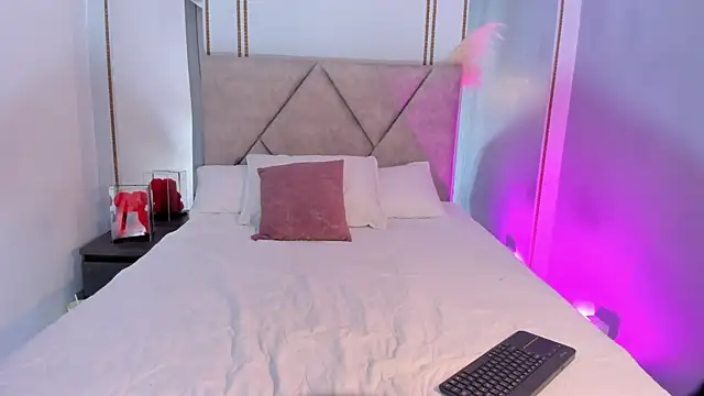 Snapshot of NiicoleLeroy chatting on 03.21.26 NiicoleLeroy online show from 03.21.26