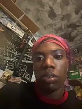 Snapshot of frenchiego chatting on 06.18.26 frenchiego online show from 06.18.26