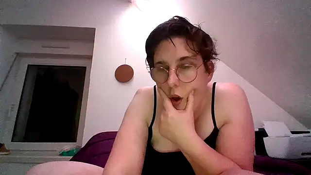 Snapshot of OIseauNoir88 chatting on 02.02.26 OIseauNoir88 online show from 02.02.26