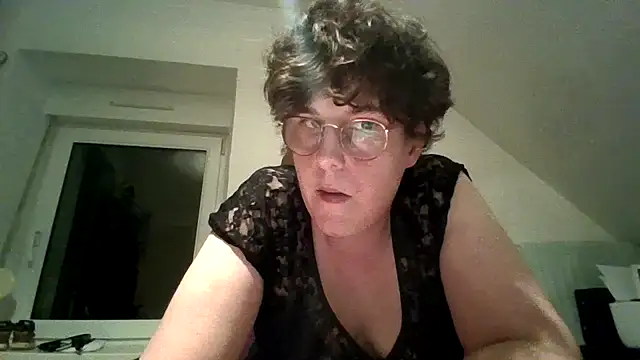 Snapshot of OIseauNoir88 chatting on 02.09.26 OIseauNoir88 online show from 02.09.26