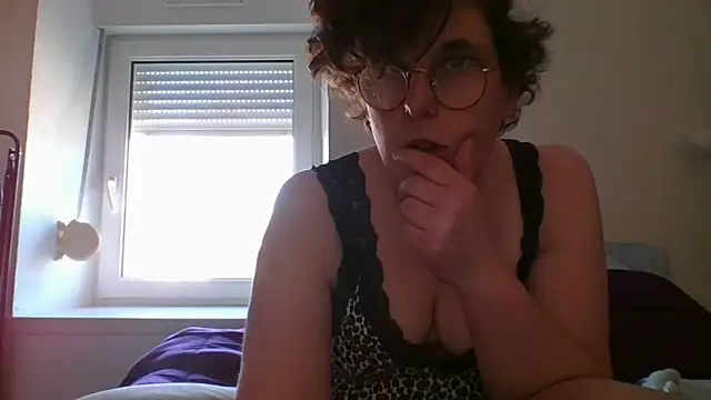 Snapshot of OIseauNoir88 chatting on 03.17.26 OIseauNoir88 online show from 03.17.26