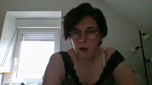 Snapshot of OIseauNoir88 chatting on 03.22.26 OIseauNoir88 online show from 03.22.26