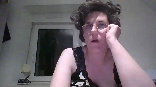 Snapshot of OIseauNoir88 chatting on 03.31.26 OIseauNoir88 online show from 03.31.26