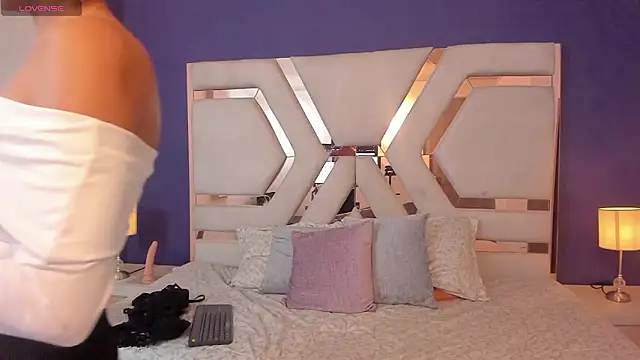 Snapshot of Sara_Evaanns chatting on 02.12.26 Sara Evaanns online show from 02.12.26