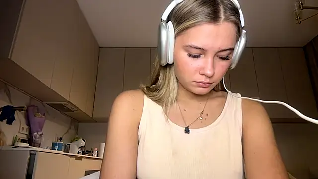 Snapshot of SeveralDip chatting on 03.08.26 SeveralDip online show from 03.08.26