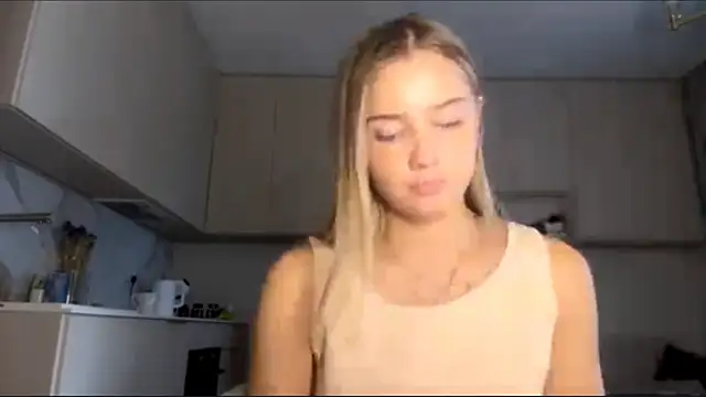 Snapshot of SeveralDip chatting on 04.10.26 SeveralDip online show from 04.10.26