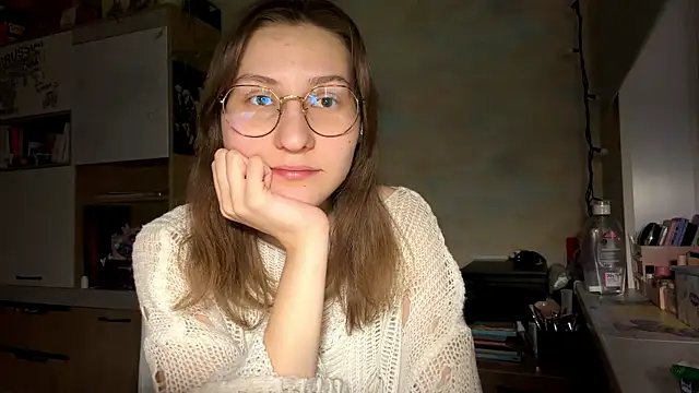 Snapshot of Miaaa_Moon chatting on 02.19.26 Miaaa Moon online show from 02.19.26