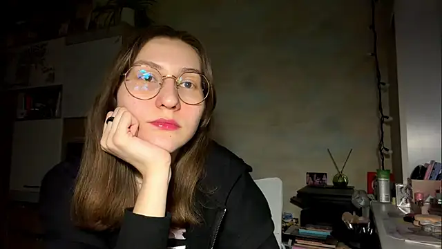 Snapshot of Miaaa_Moon chatting on 03.19.26 Miaaa Moon online show from 03.19.26