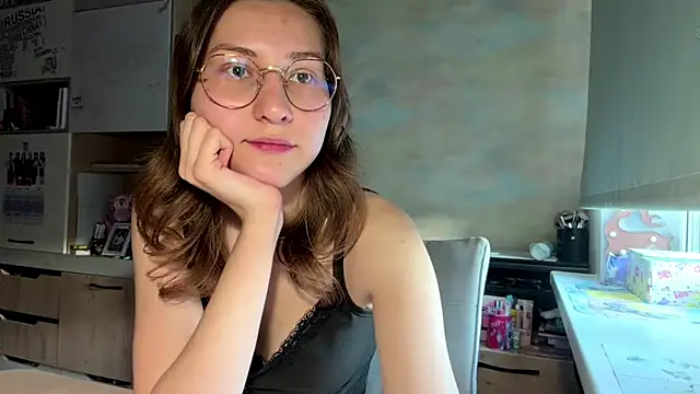 Miaaa Moon online show from 05.06.26