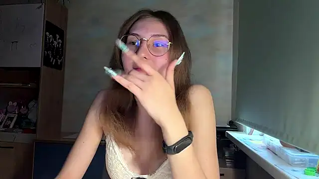 Miaaa Moon online show from 06.09.26