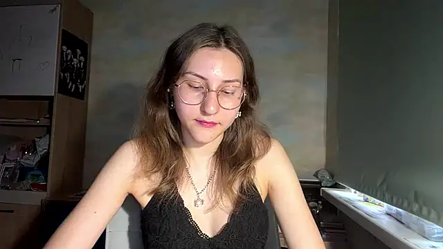 Miaaa Moon online show from 06.15.26