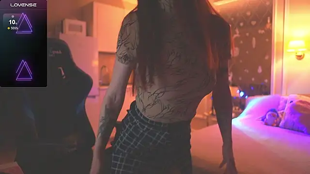 foxy red  online show from 02.02.26