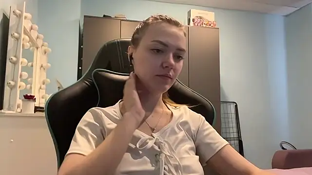 AndreeMerryman online show from 04.21.26