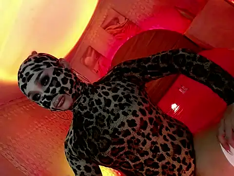 Snapshot of Mysterious_Mistress chatting on 02.13.26 Mysterious Mistress online show from 02.13.26