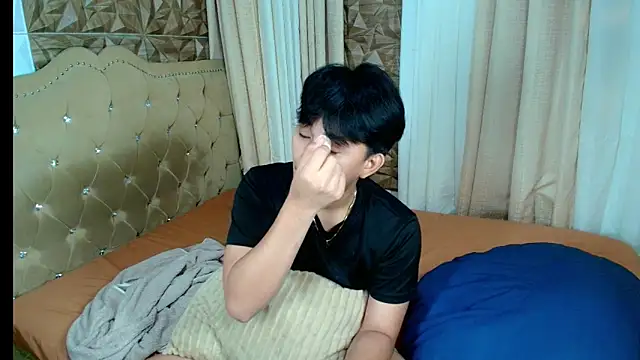 xlovercutietwink online show from 02.10.26