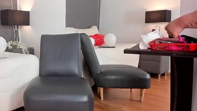 Oliviia williams online show from 02.16.26